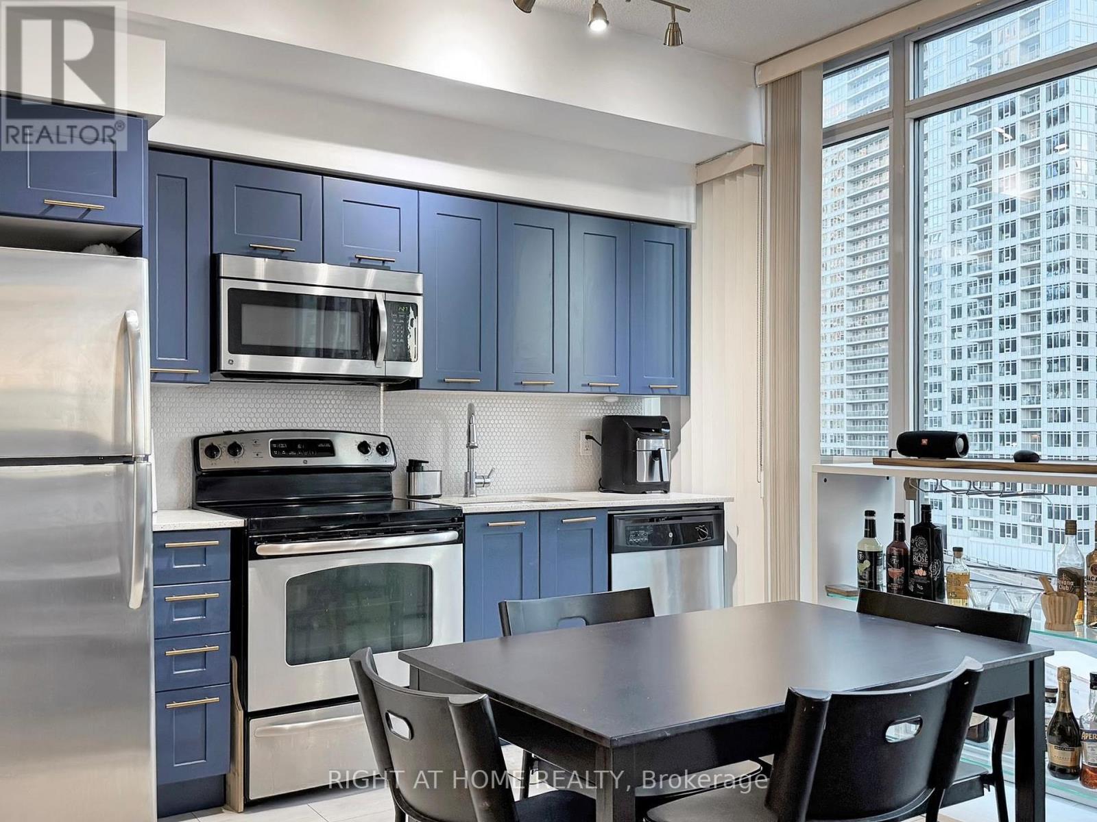 920 - 169 Fort York Boulevard, Toronto, Ontario  M5V 0C8 - Photo 17 - C12469563