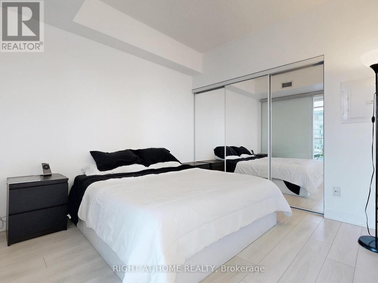920 - 169 Fort York Boulevard, Toronto, Ontario  M5V 0C8 - Photo 19 - C12469563