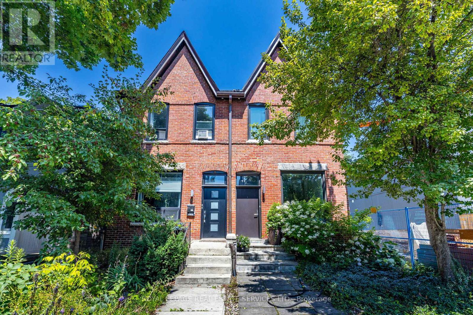 10 FOLLIS AVENUE, Toronto, Ontario