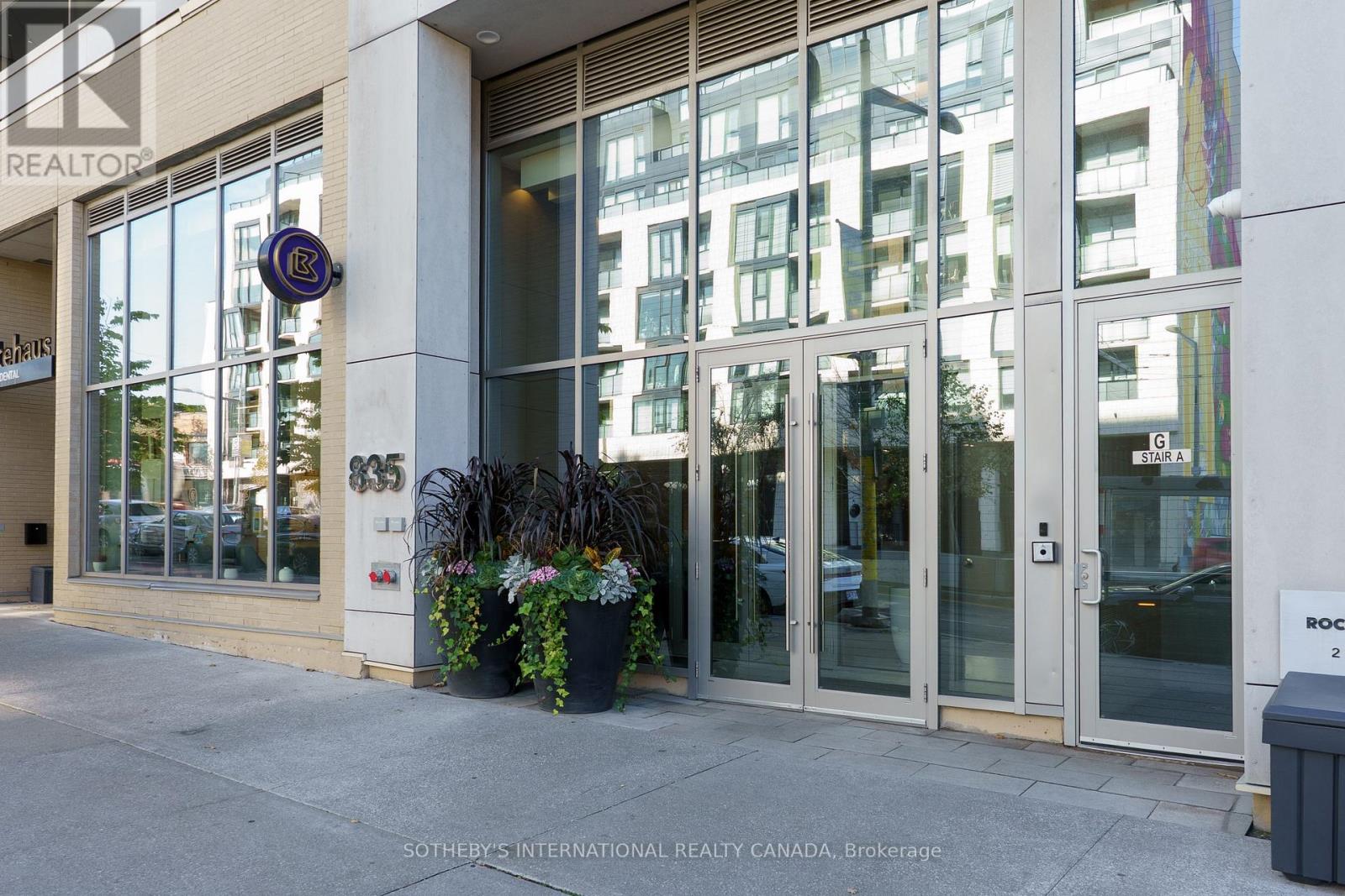 707 - 835 St. Clair Avenue W, Toronto, Ontario  M6C 0A8 - Photo 2 - C12469586