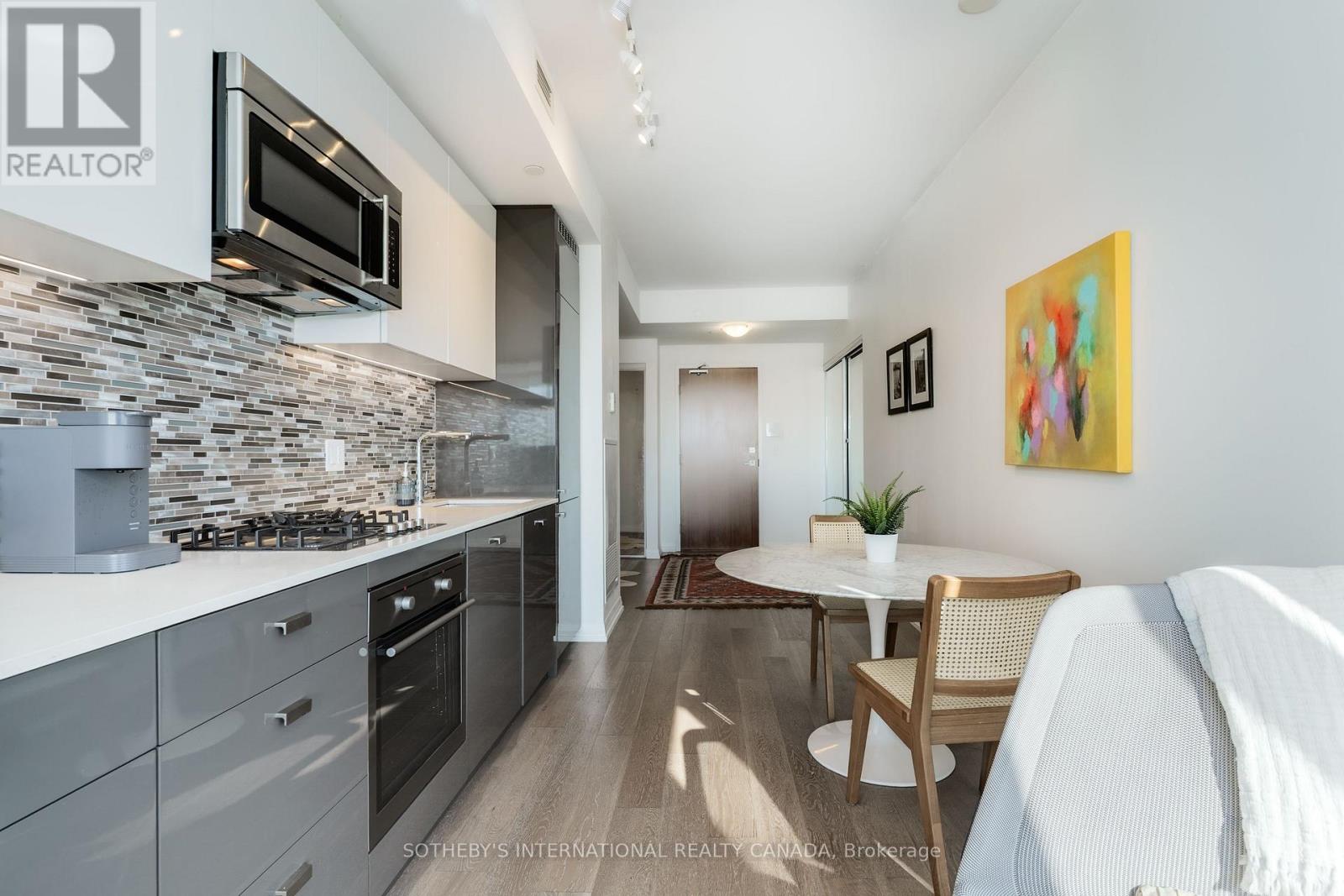 707 - 835 St. Clair Avenue W, Toronto, Ontario  M6C 0A8 - Photo 5 - C12469586