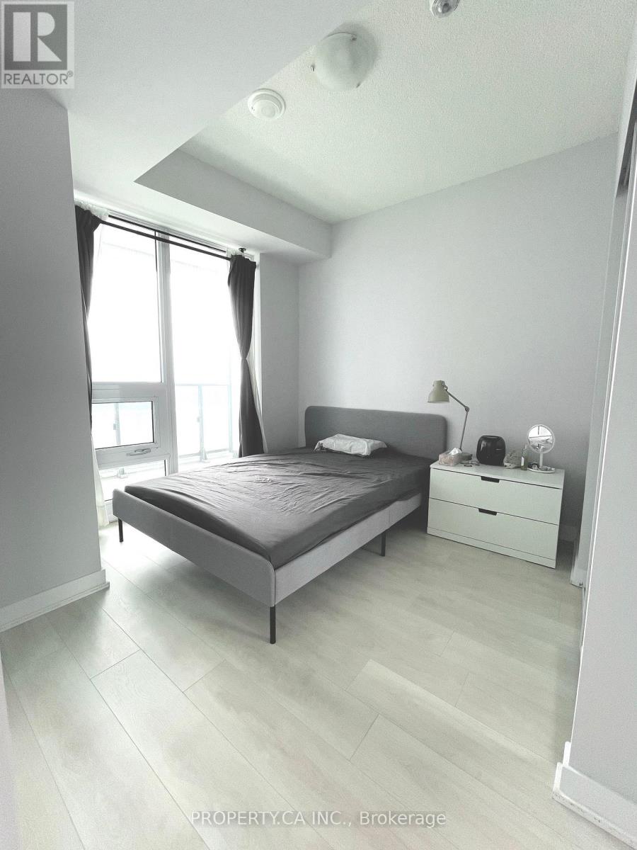 4207 - 2221 Yonge Street, Toronto, Ontario  M4S 2B4 - Photo 2 - C12469589