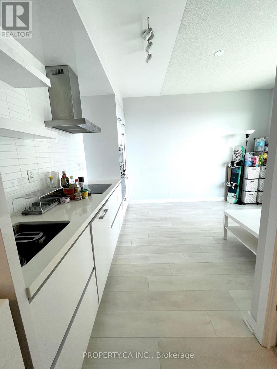 4207 - 2221 Yonge Street, Toronto, Ontario  M4S 2B4 - Photo 6 - C12469589