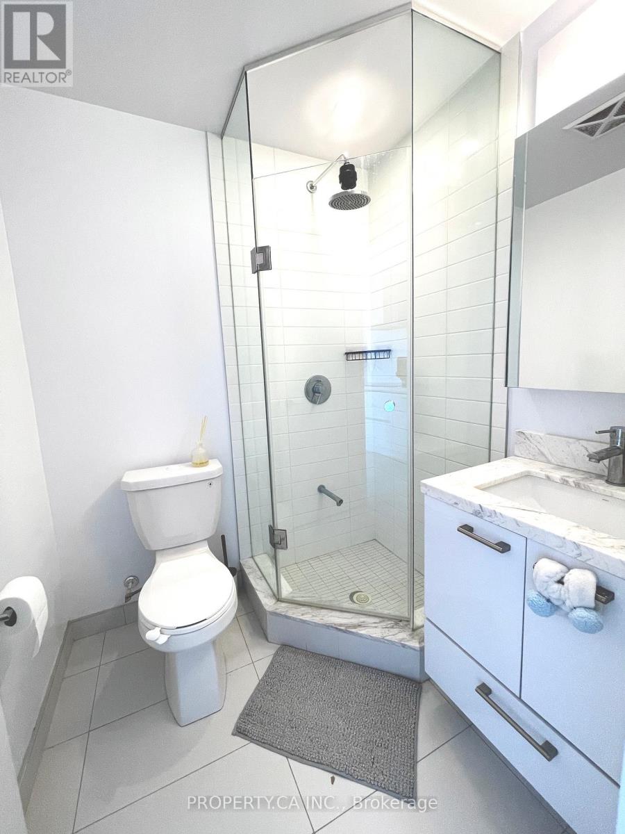 4207 - 2221 Yonge Street, Toronto, Ontario  M4S 2B4 - Photo 7 - C12469589