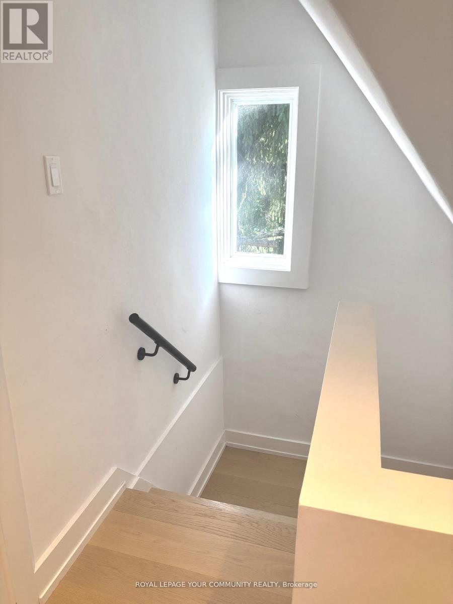 495 St Germain Avenue, Toronto, Ontario  M5M 1X3 - Photo 13 - C12469601