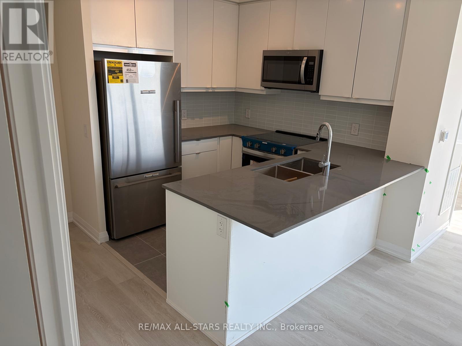 1224 - 3270 Sheppard Avenue E, Toronto, Ontario  M1T 3K3 - Photo 3 - E12469577