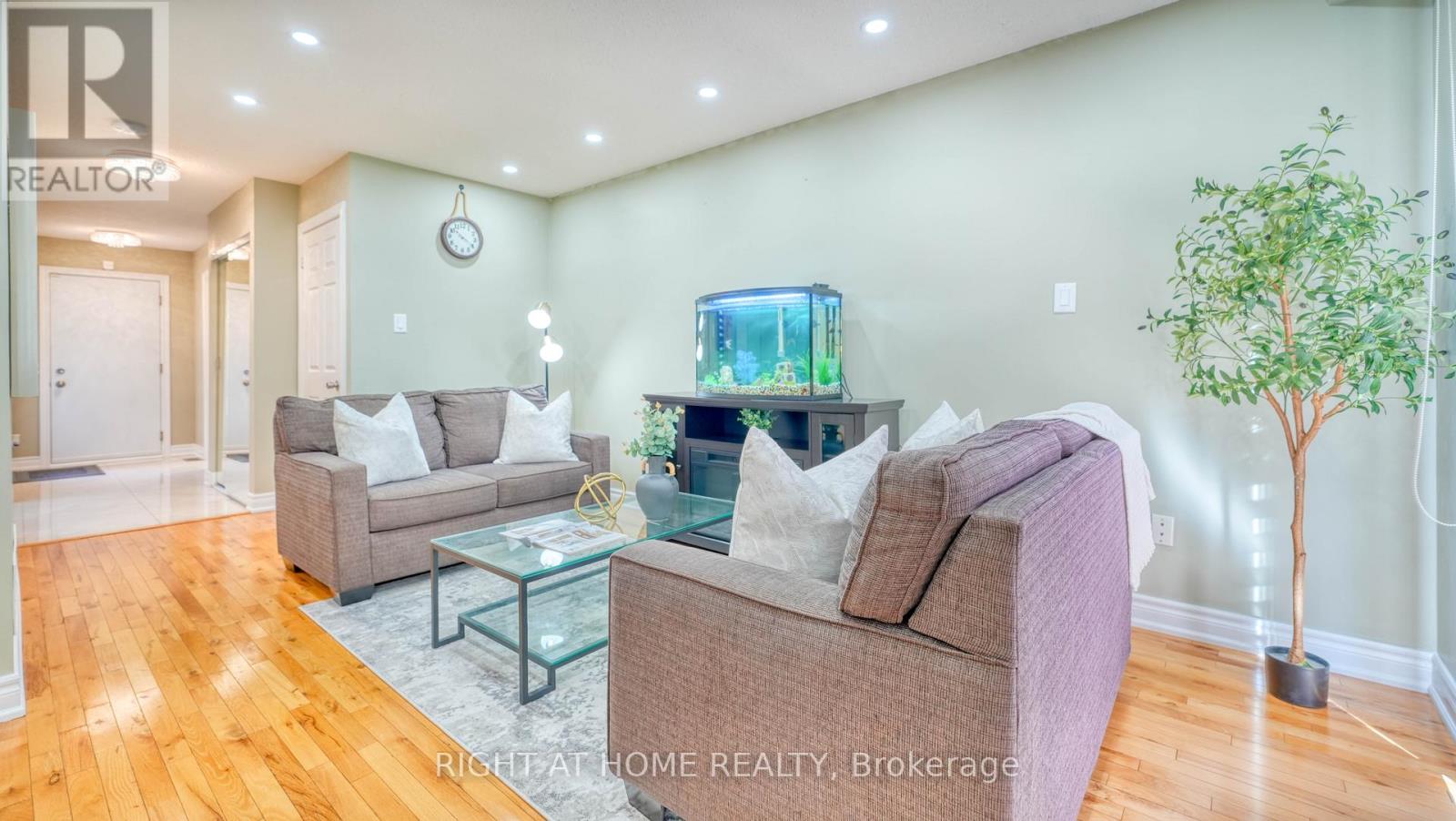 58 Teddington Crescent, Whitby, Ontario  L1R 1S5 - Photo 7 - E12469588