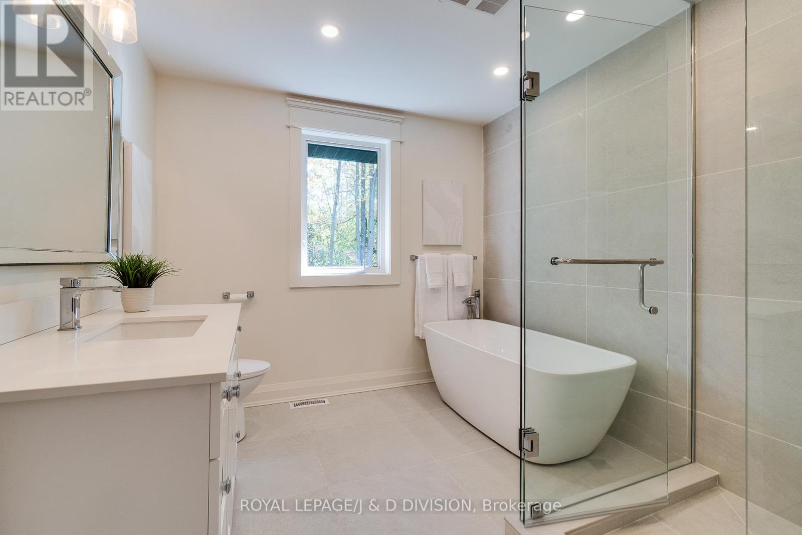 2340 Britannia Road, Burlington, Ontario  L7P 0G2 - Photo 28 - W12468973