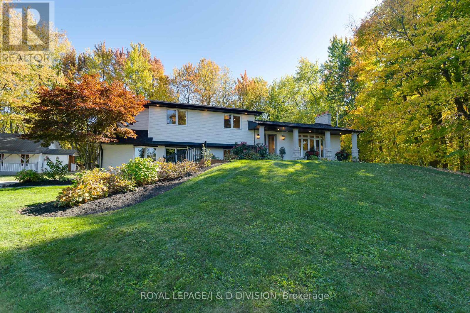 2340 Britannia Road, Burlington, Ontario  L7P 0G2 - Photo 4 - W12468973