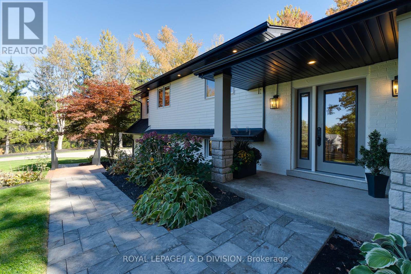2340 Britannia Road, Burlington, Ontario  L7P 0G2 - Photo 8 - W12468973