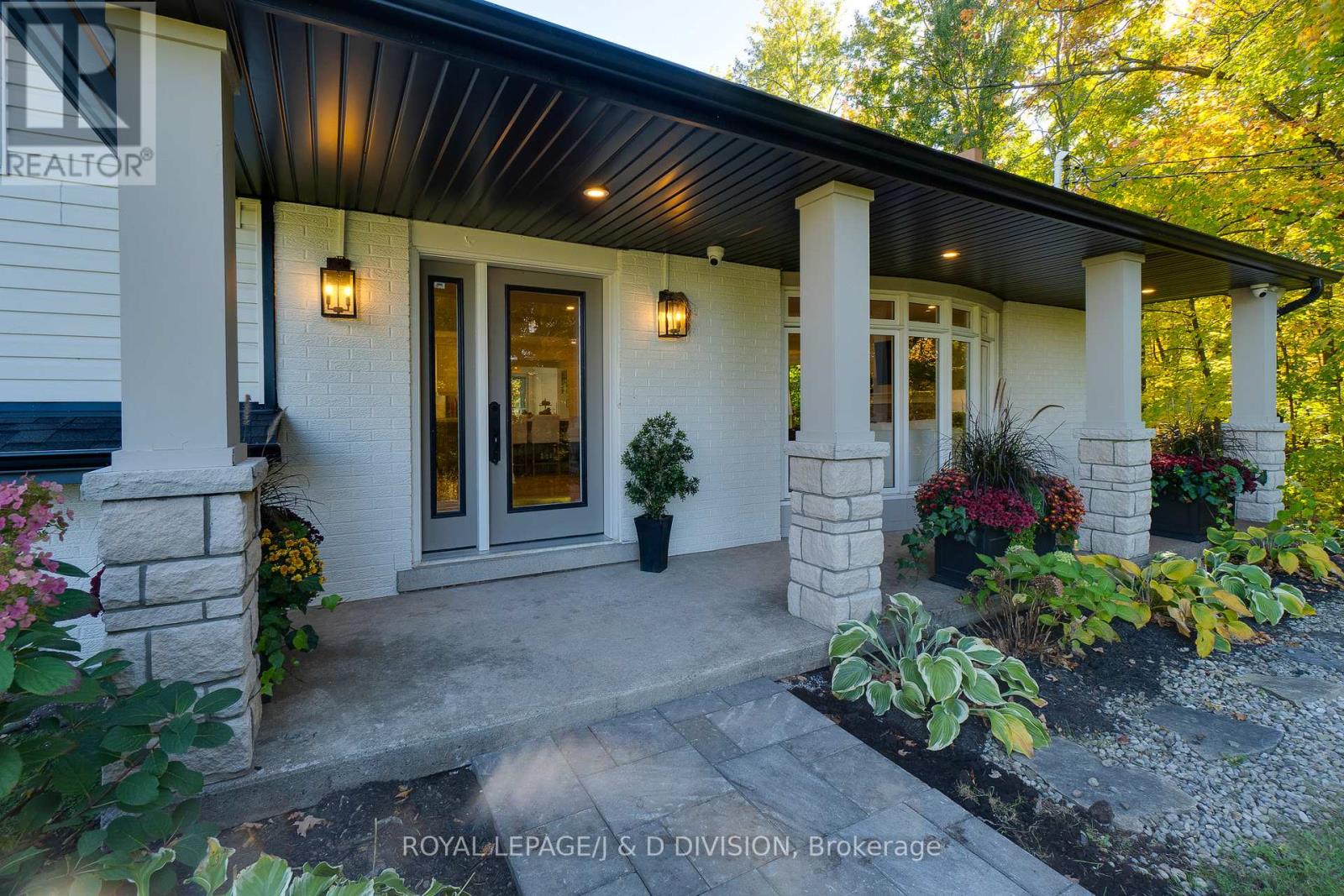 2340 Britannia Road, Burlington, Ontario  L7P 0G2 - Photo 9 - W12468973