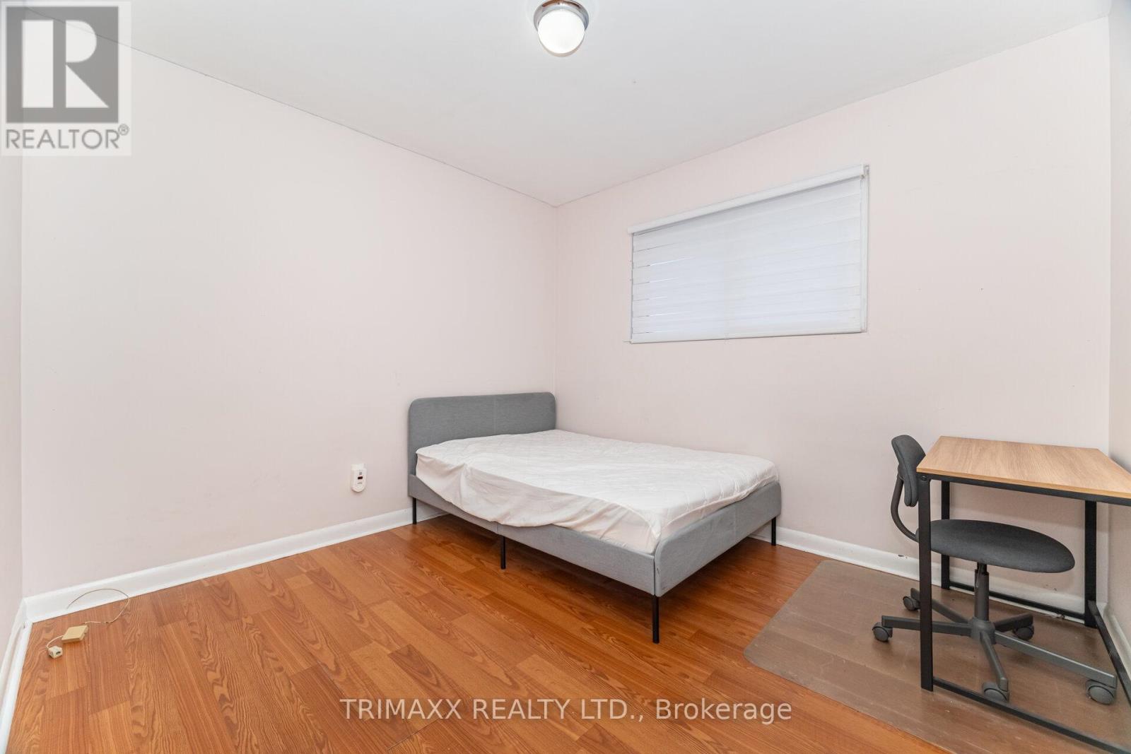 60 Parkdale Drive, Thorold, Ontario  L2V 2N6 - Photo 14 - X12468946