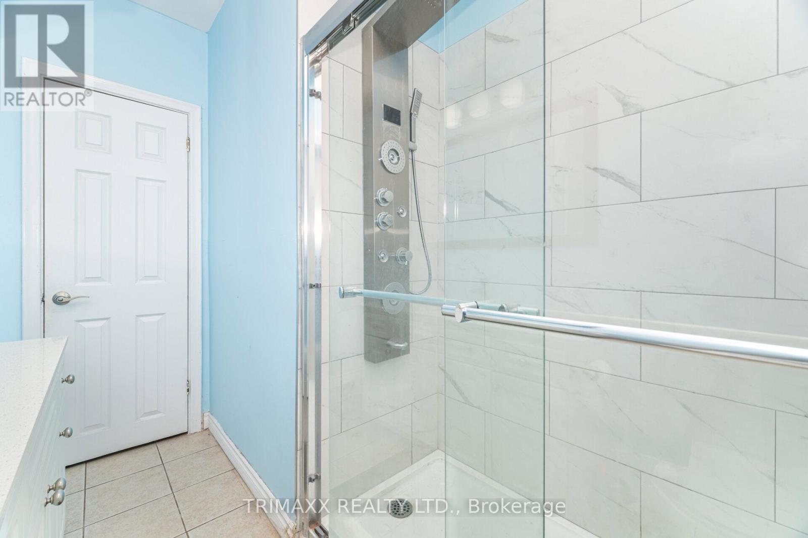 60 Parkdale Drive, Thorold, Ontario  L2V 2N6 - Photo 17 - X12468946
