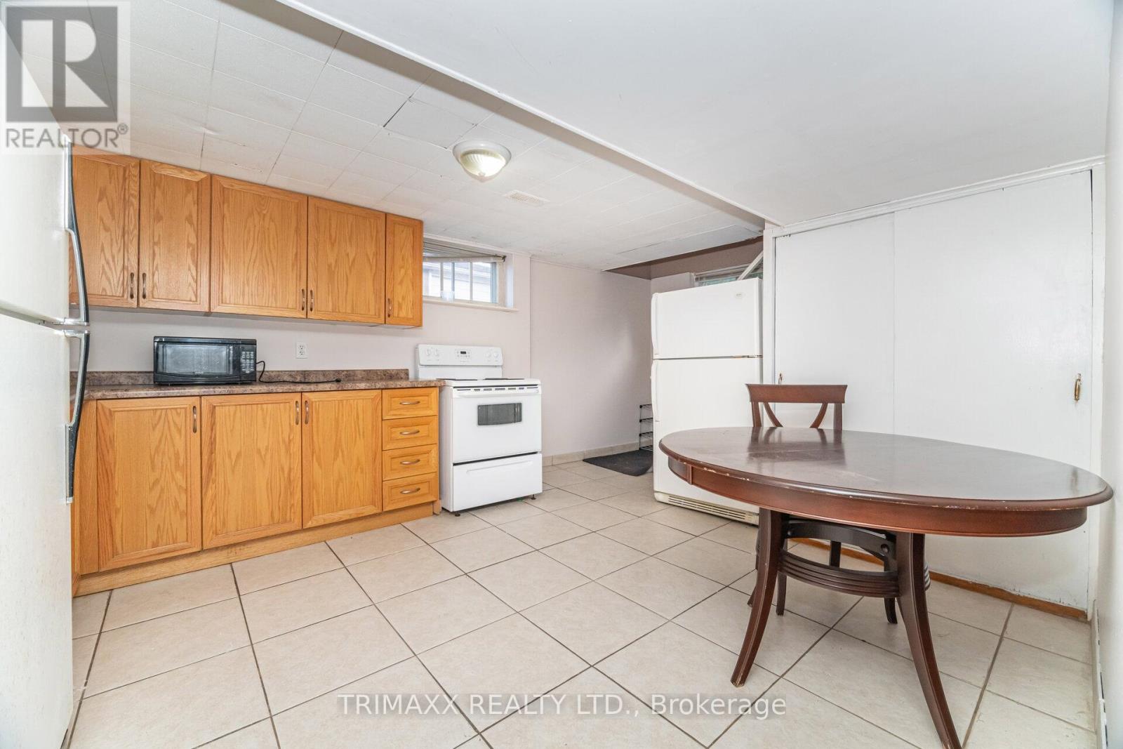 60 Parkdale Drive, Thorold, Ontario  L2V 2N6 - Photo 19 - X12468946