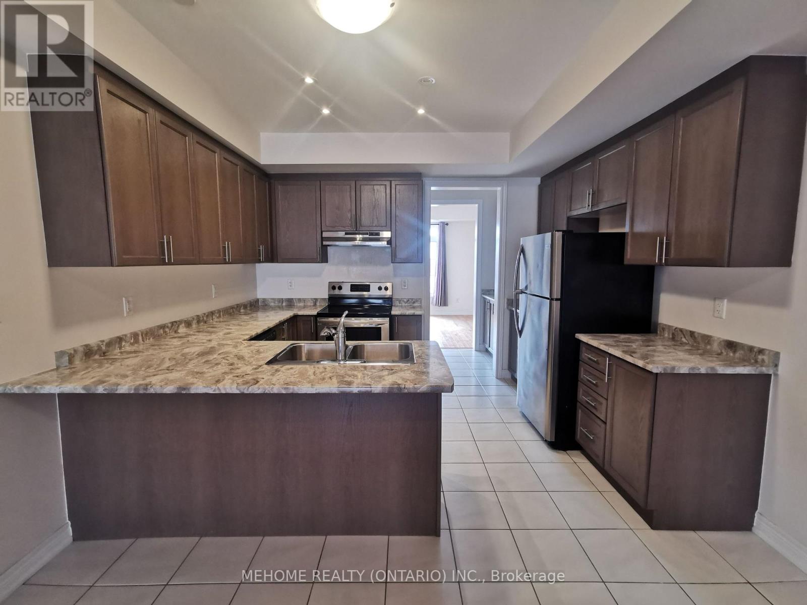 41 Luzon Avenue, Markham, Ontario  L6B 1N7 - Photo 3 - N12469558
