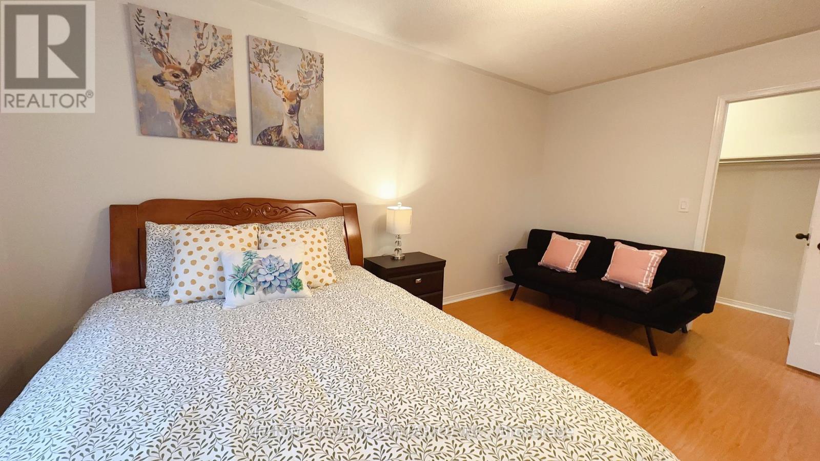 15 Catherina Street, Markham, Ontario  L6C 2L6 - Photo 12 - N12469562