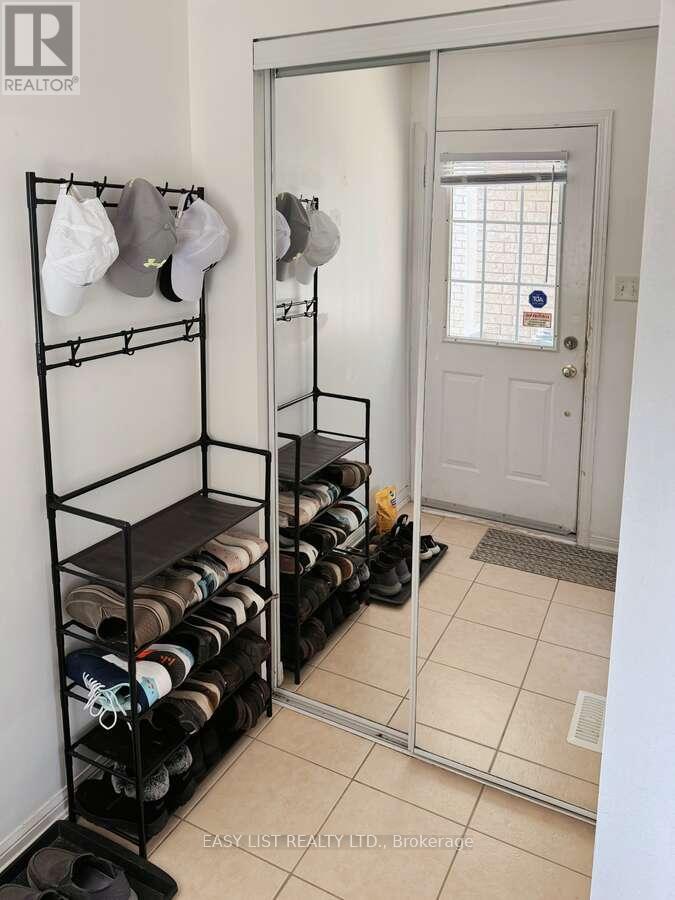 35 Ridwell Street, Barrie, Ontario  L4N 0W8 - Photo 2 - S12469598