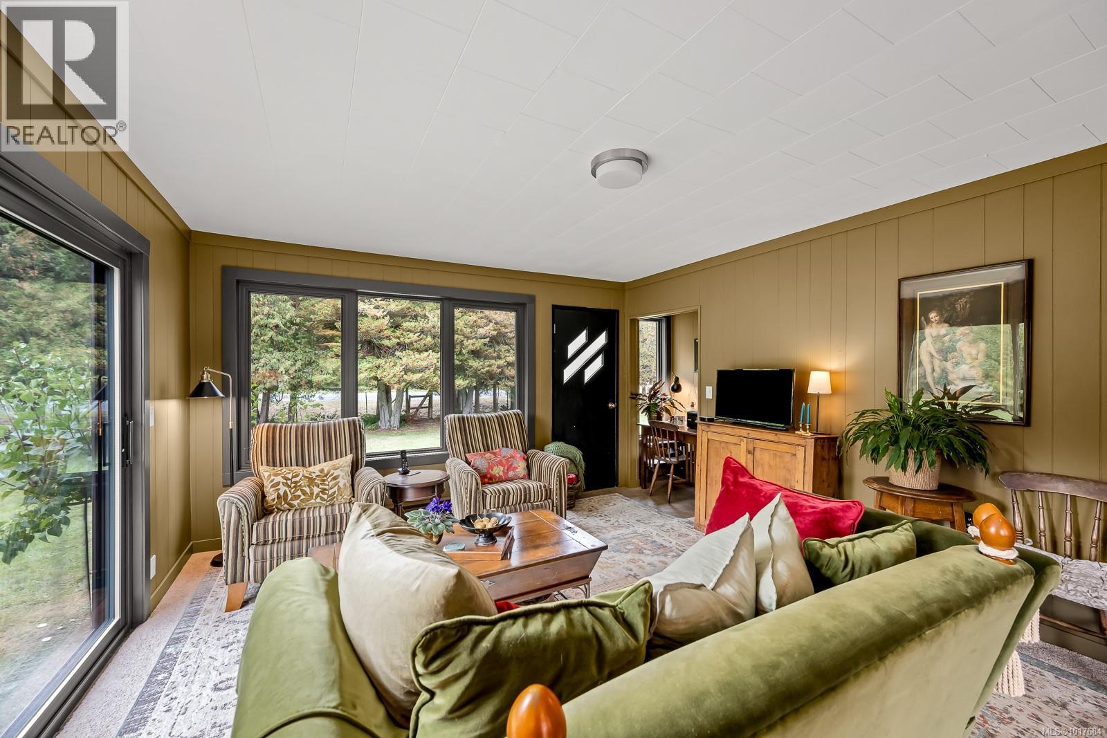 997 Belwood Rd, Cortes Island, British Columbia  V0P 1K0 - Photo 4 - 1017684
