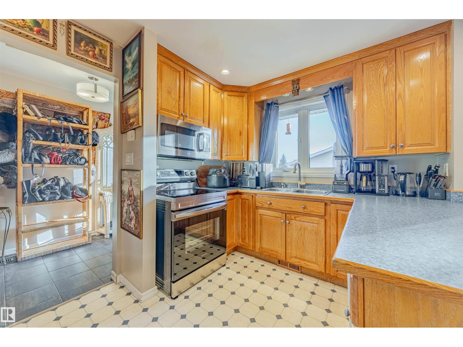 15 William Hustler Cr Nw Nw, Edmonton, Alberta  T5A 4C1 - Photo 11 - E4462625