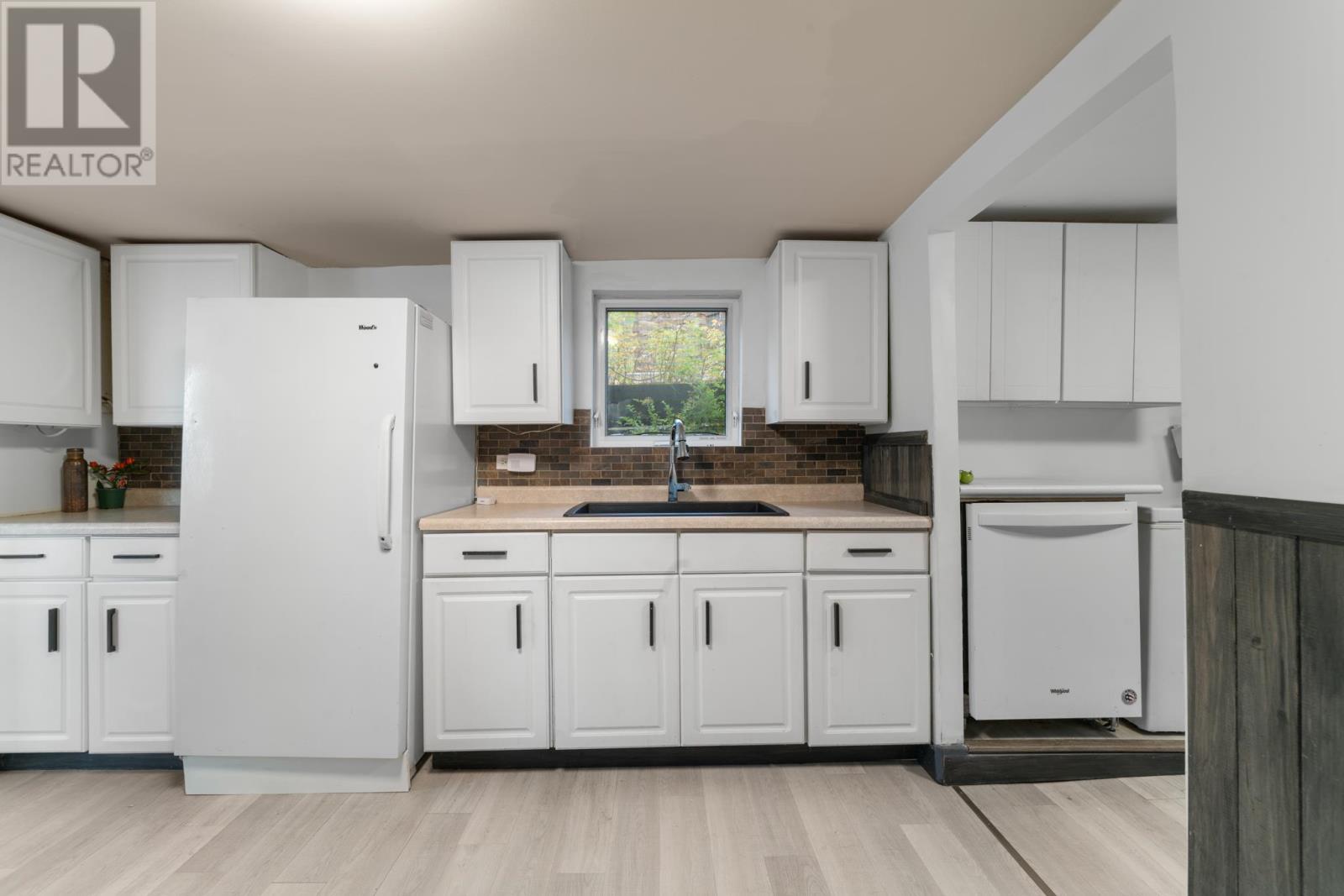 875 & 869 Fourth Avenue South, Kenora, Ontario  P9N 1Z9 - Photo 10 - TB253249