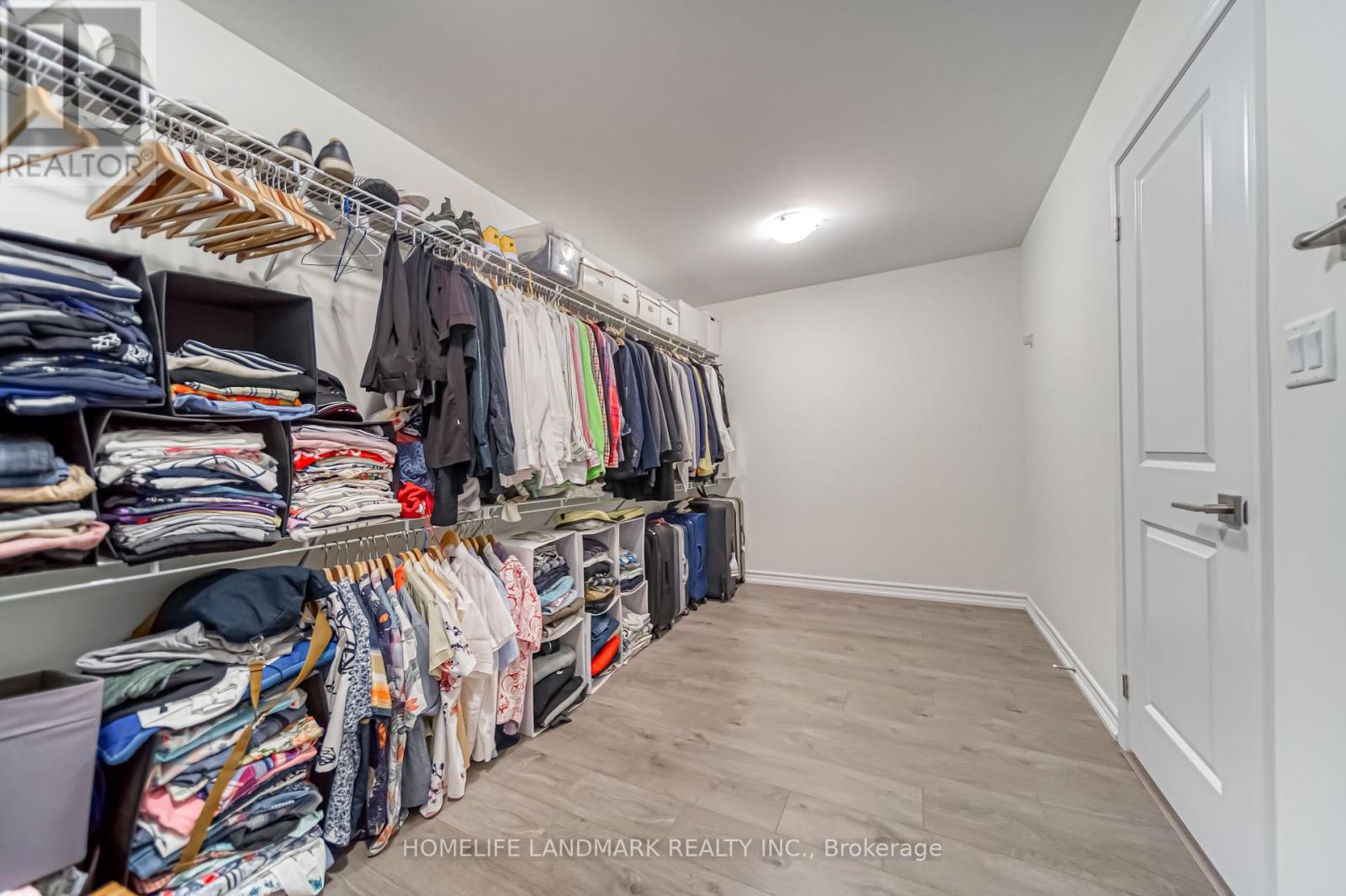 294 Valermo Drive, Toronto, Ontario  M8W 0B6 - Photo 19 - W12469568