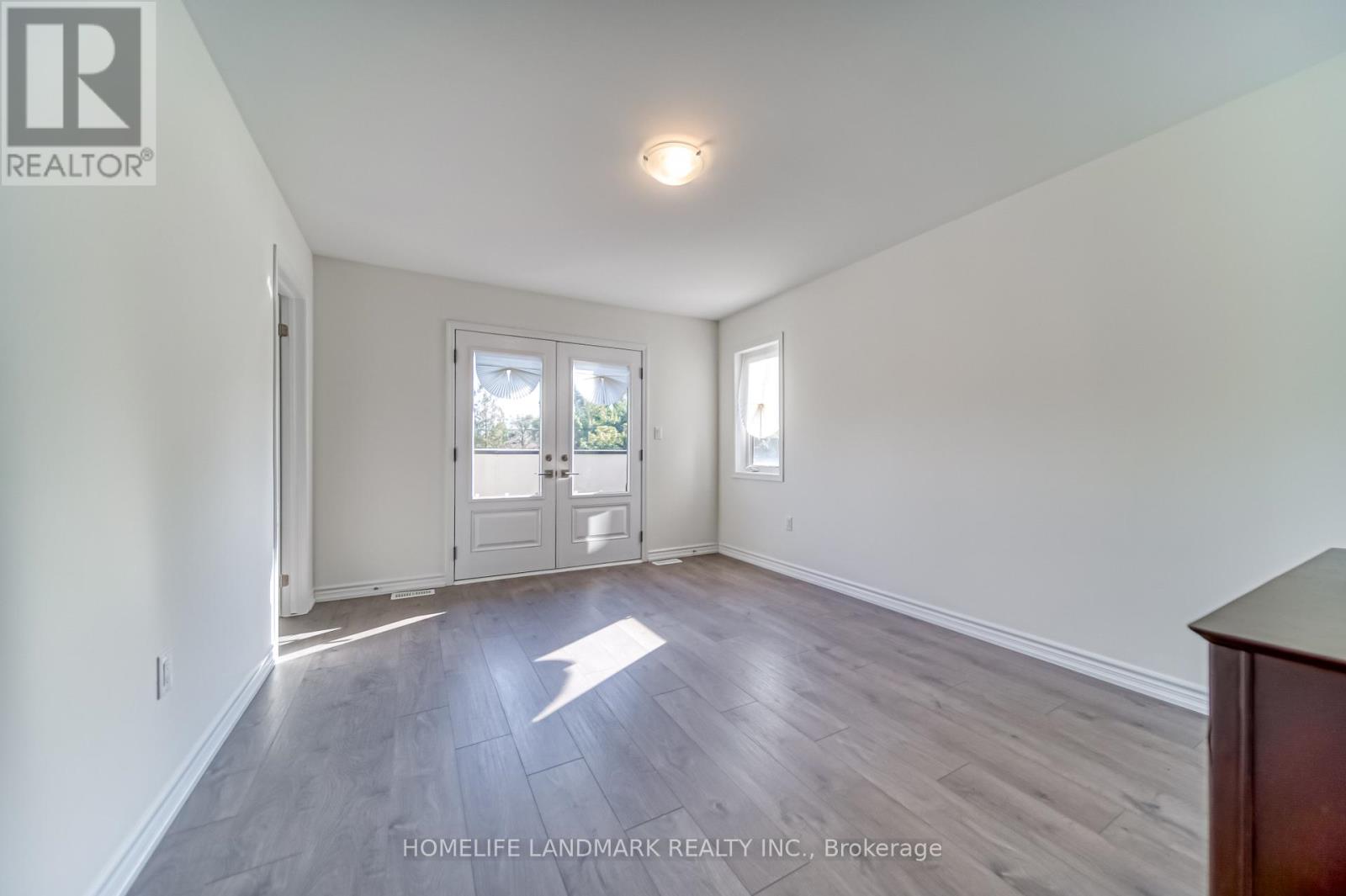 294 Valermo Drive, Toronto, Ontario  M8W 0B6 - Photo 29 - W12469568