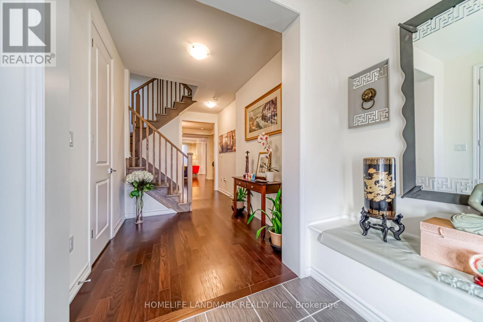 294 Valermo Drive, Toronto, Ontario  M8W 0B6 - Photo 4 - W12469568