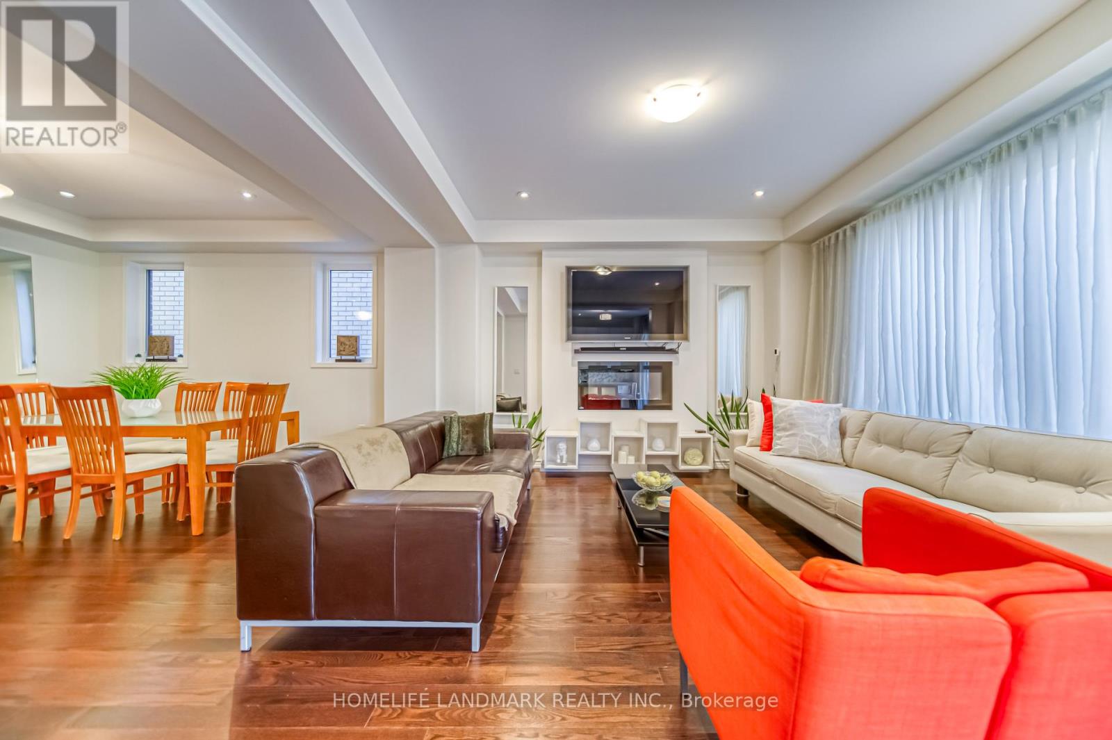 294 Valermo Drive, Toronto, Ontario  M8W 0B6 - Photo 6 - W12469568