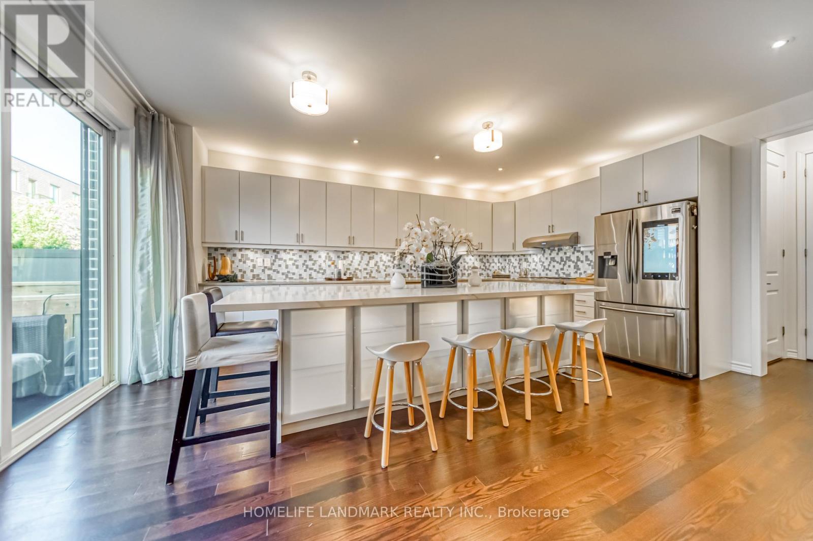 294 Valermo Drive, Toronto, Ontario  M8W 0B6 - Photo 9 - W12469568