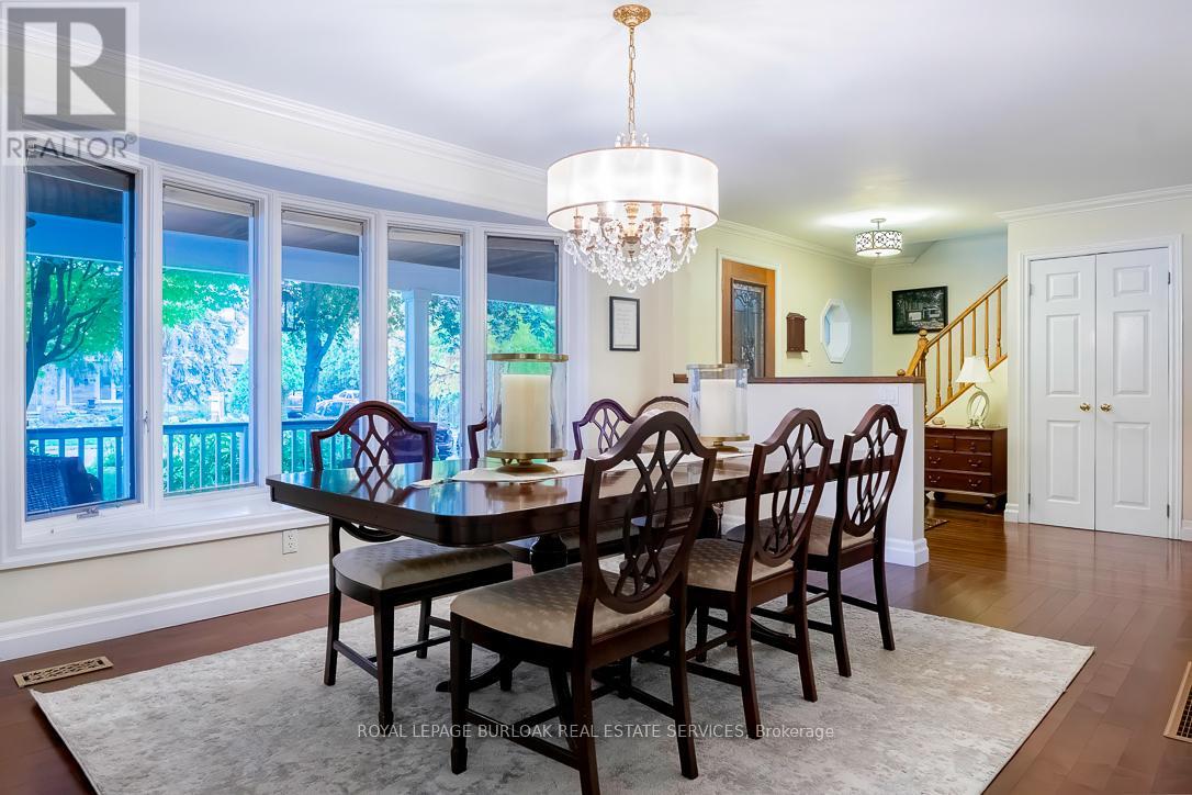 1318 Hillview Crescent, Oakville, Ontario  L6H 2C7 - Photo 7 - W12469602