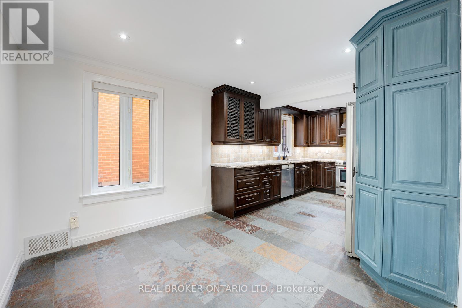 Main - 256 The Kingsway Road, Toronto, Ontario  M9A 3T5 - Photo 20 - W12469610