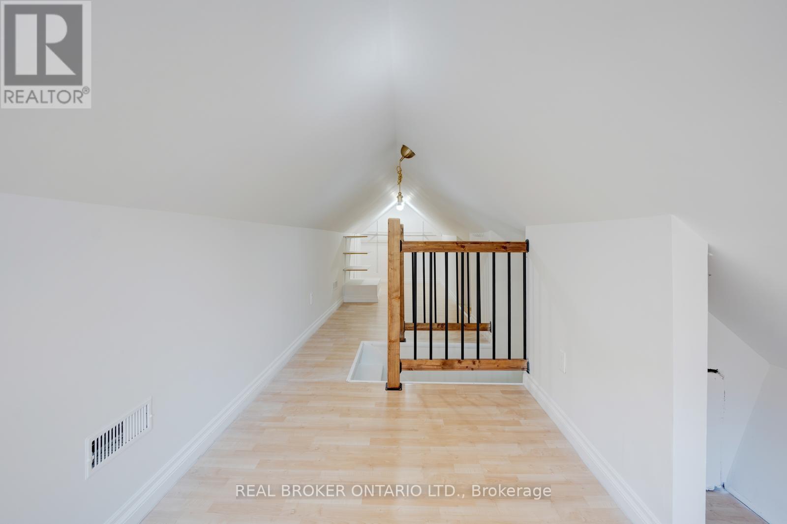Main - 256 The Kingsway Road, Toronto, Ontario  M9A 3T5 - Photo 23 - W12469610