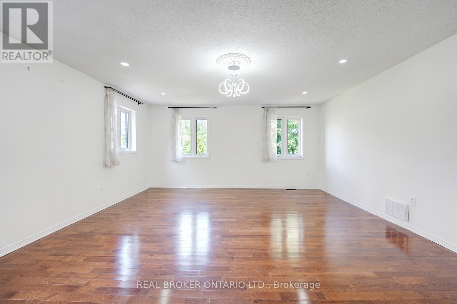 Main - 256 The Kingsway Road, Toronto, Ontario  M9A 3T5 - Photo 37 - W12469610