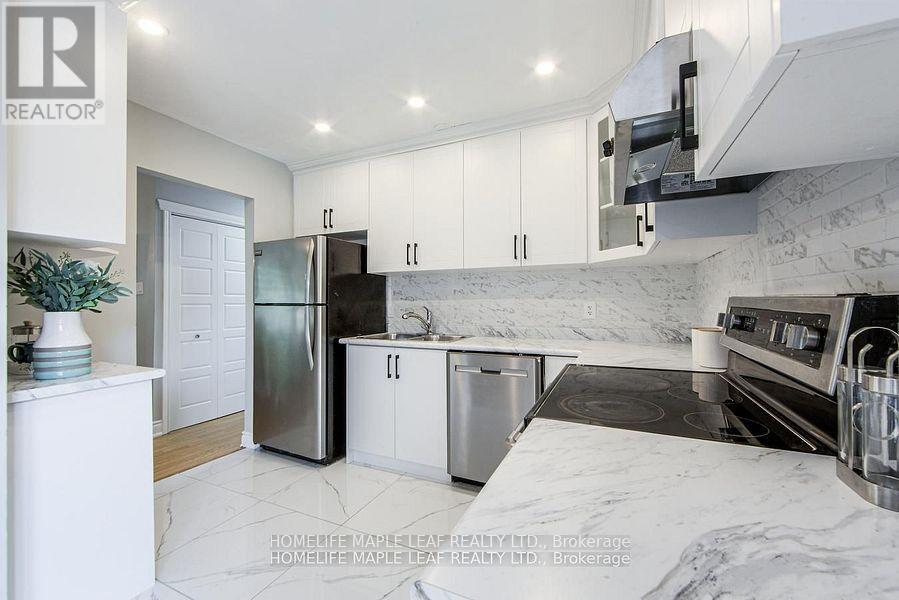 689 Macyoung Drive W, Kincardine, Ontario  N2Z 1T1 - Photo 13 - X12469611