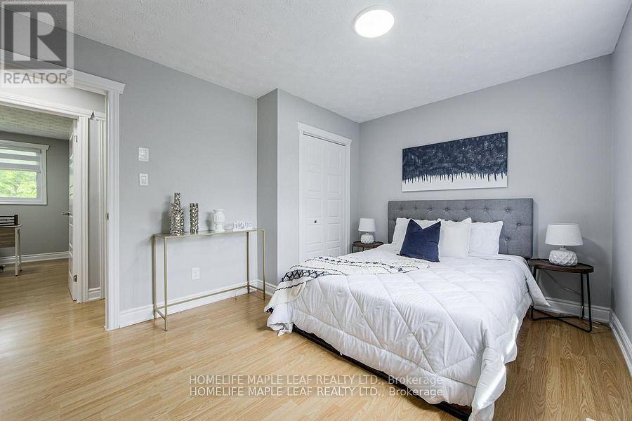 689 Macyoung Drive W, Kincardine, Ontario  N2Z 1T1 - Photo 22 - X12469611