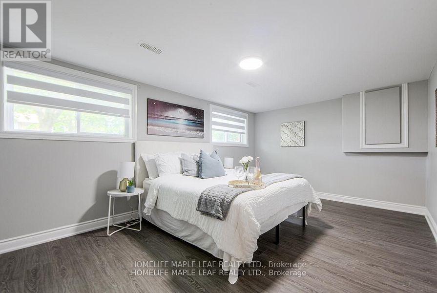 689 Macyoung Drive W, Kincardine, Ontario  N2Z 1T1 - Photo 35 - X12469611