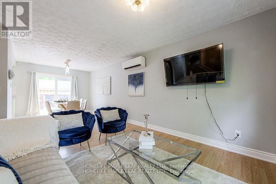 689 Macyoung Drive W, Kincardine, Ontario  N2Z 1T1 - Photo 9 - X12469611