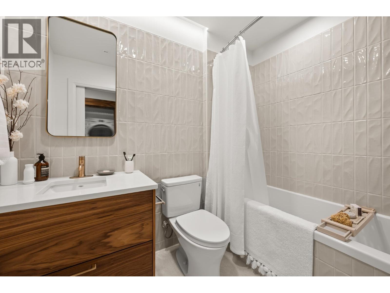 313 2550 Garden Drive, Vancouver, British Columbia  V5N 4X6 - Photo 9 - R3059698