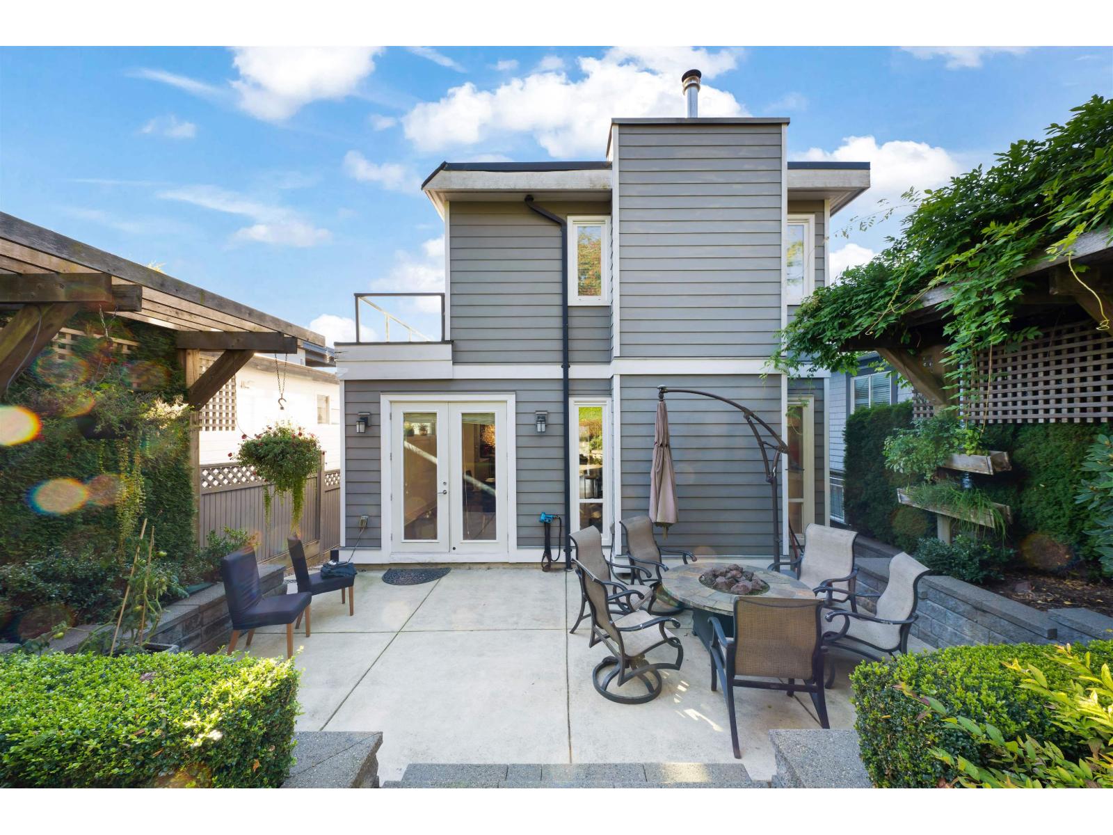 838 Habgood Street, White Rock, British Columbia  V4B 4W3 - Photo 3 - R2986493