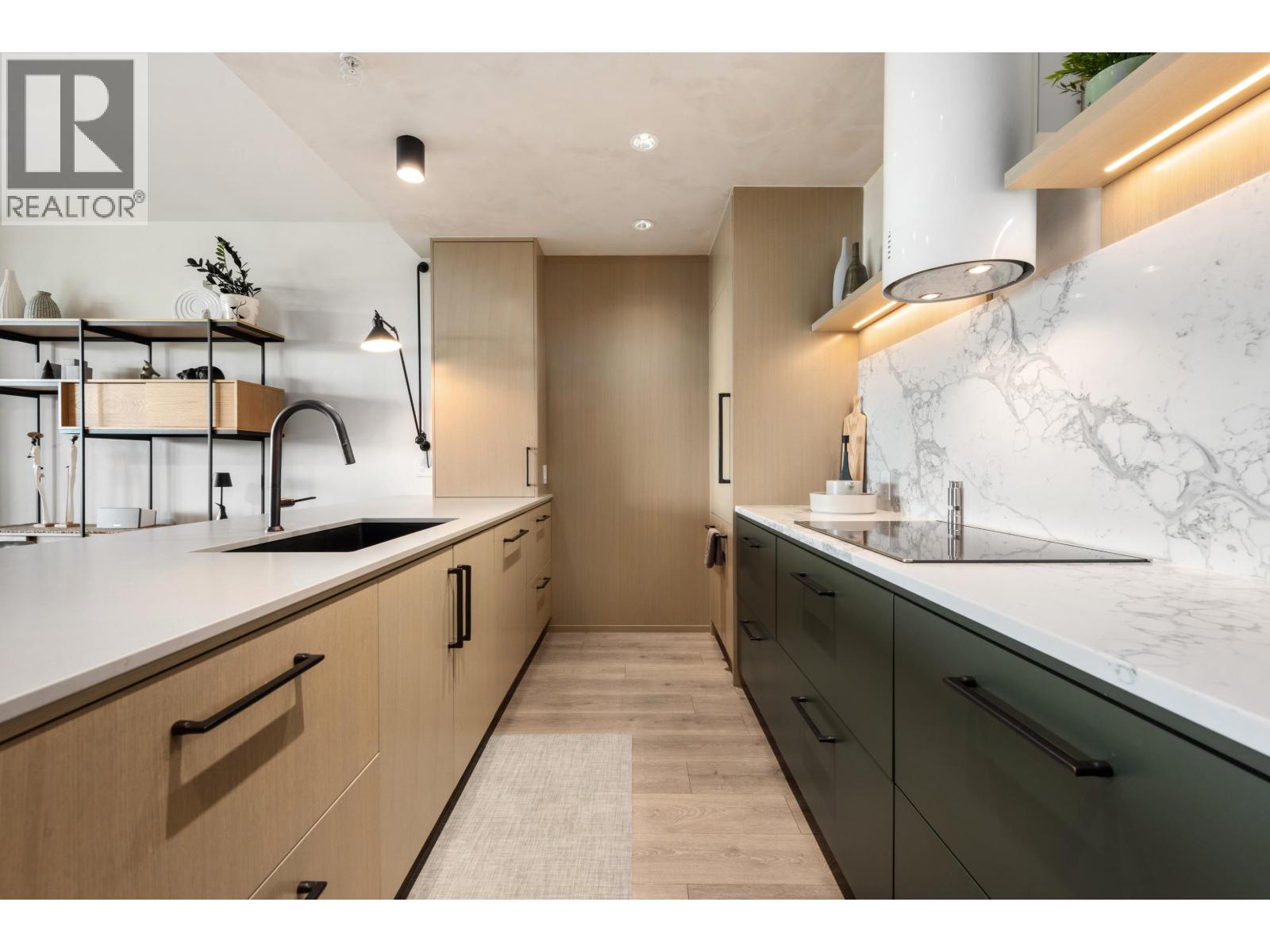 805 1616 Columbia Street, Vancouver, British Columbia  V5Y 0B7 - Photo 2 - R3059619