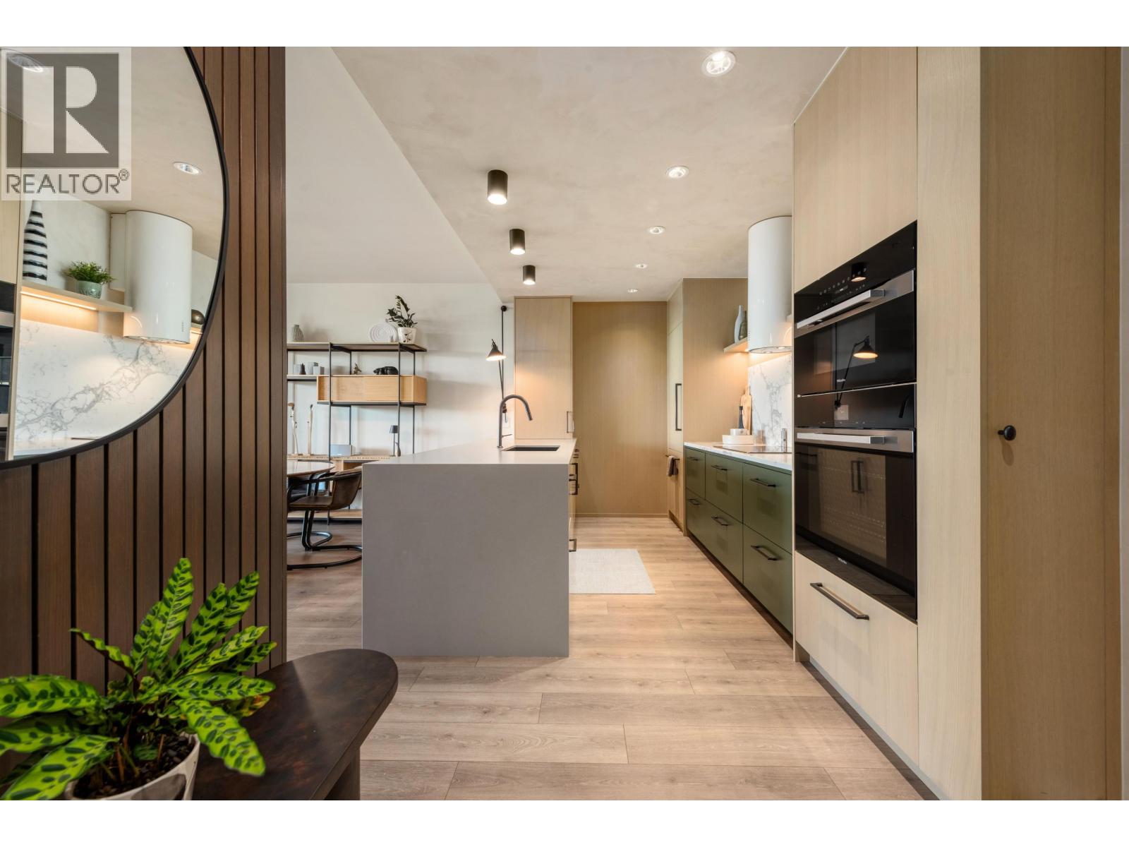 805 1616 COLUMBIA STREET, vancouver, British Columbia