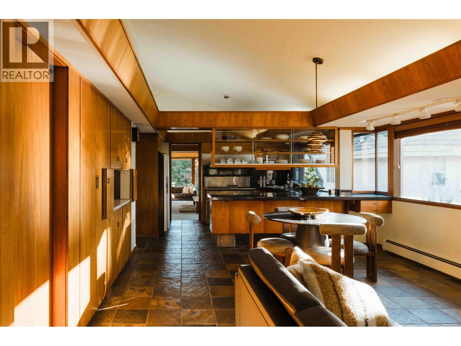701 Dansey Avenue, Coquitlam, British Columbia  V3K 3G4 - Photo 10 - R3059740