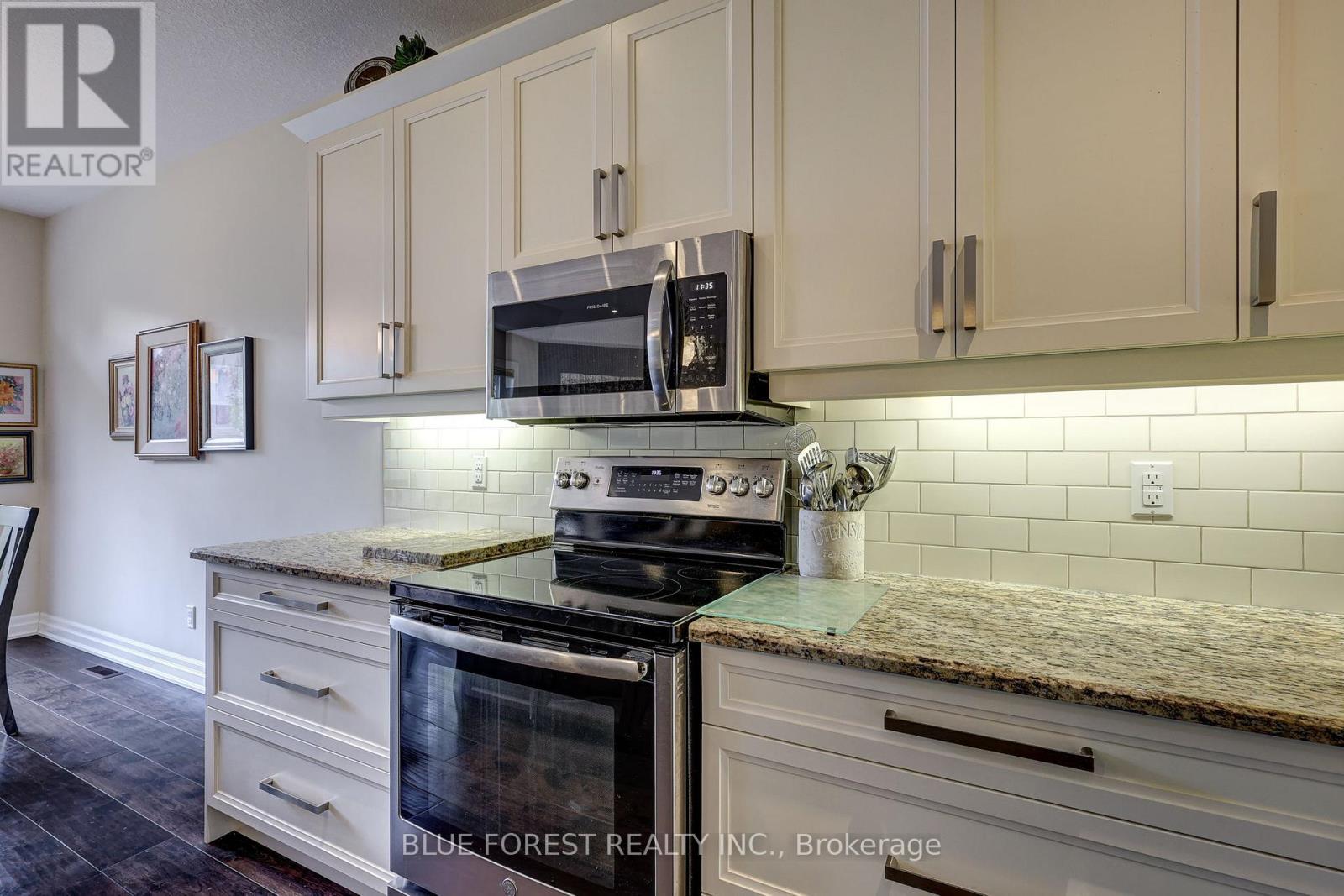 81 - 9 Dausett Drive, Middlesex Centre, Ontario  N0L 1R0 - Photo 33 - X12400157