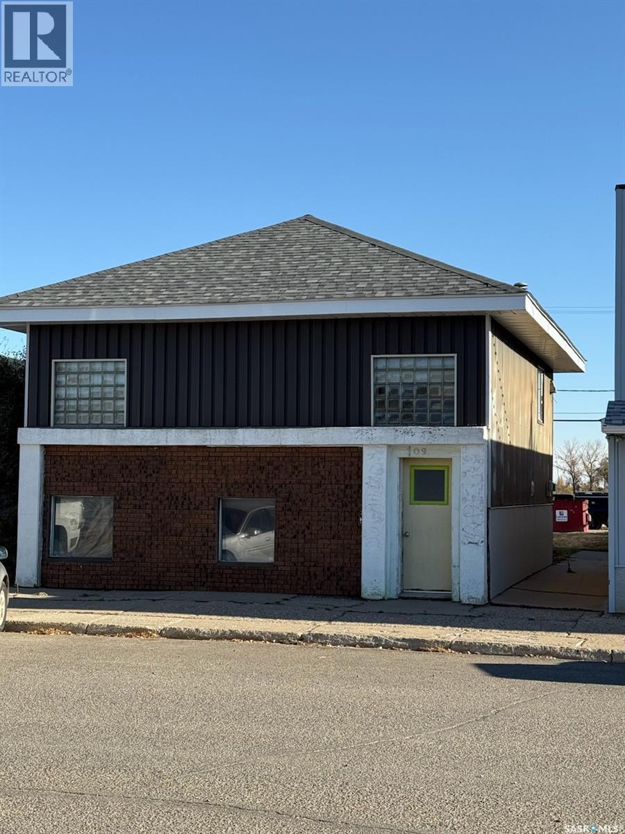 109 1st AVENUE E, Kindersley, Saskatchewan