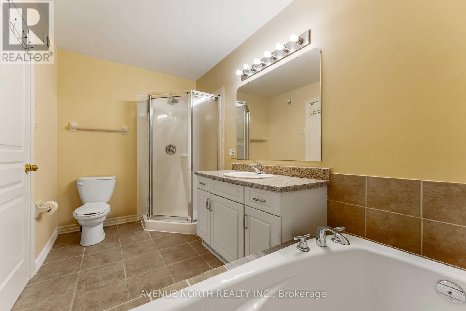241 Waymark Crescent, Ottawa, Ontario  K2M 0A6 - Photo 14 - X12469585