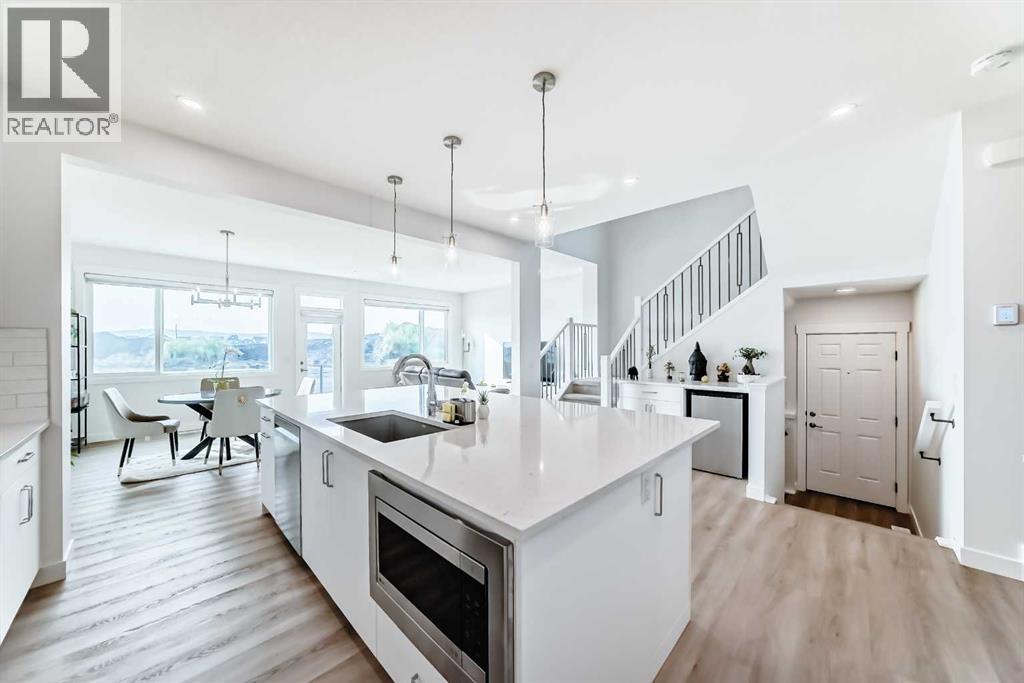 103 Creekstone Park Sw, Calgary, Alberta  T2X 5E5 - Photo 6 - A2255106