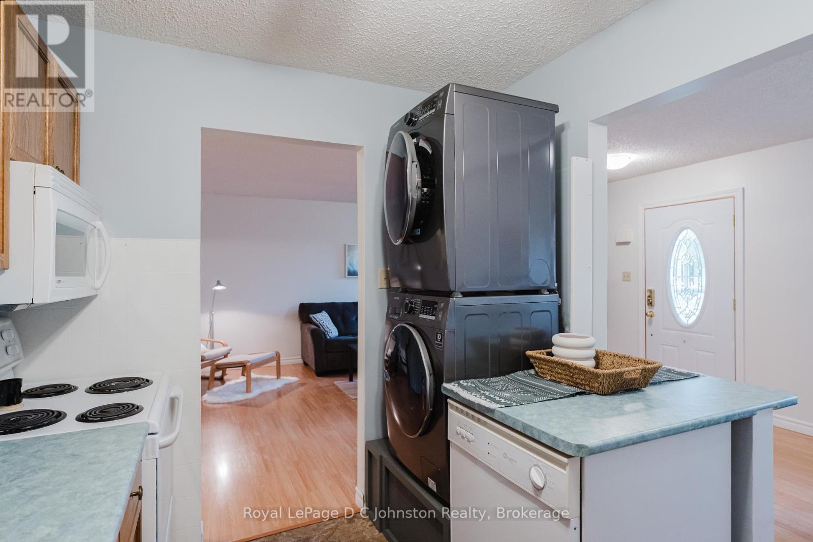 38 - 303 Waterloo Street, Saugeen Shores, Ontario  N0H 2C1 - Photo 12 - X12469650