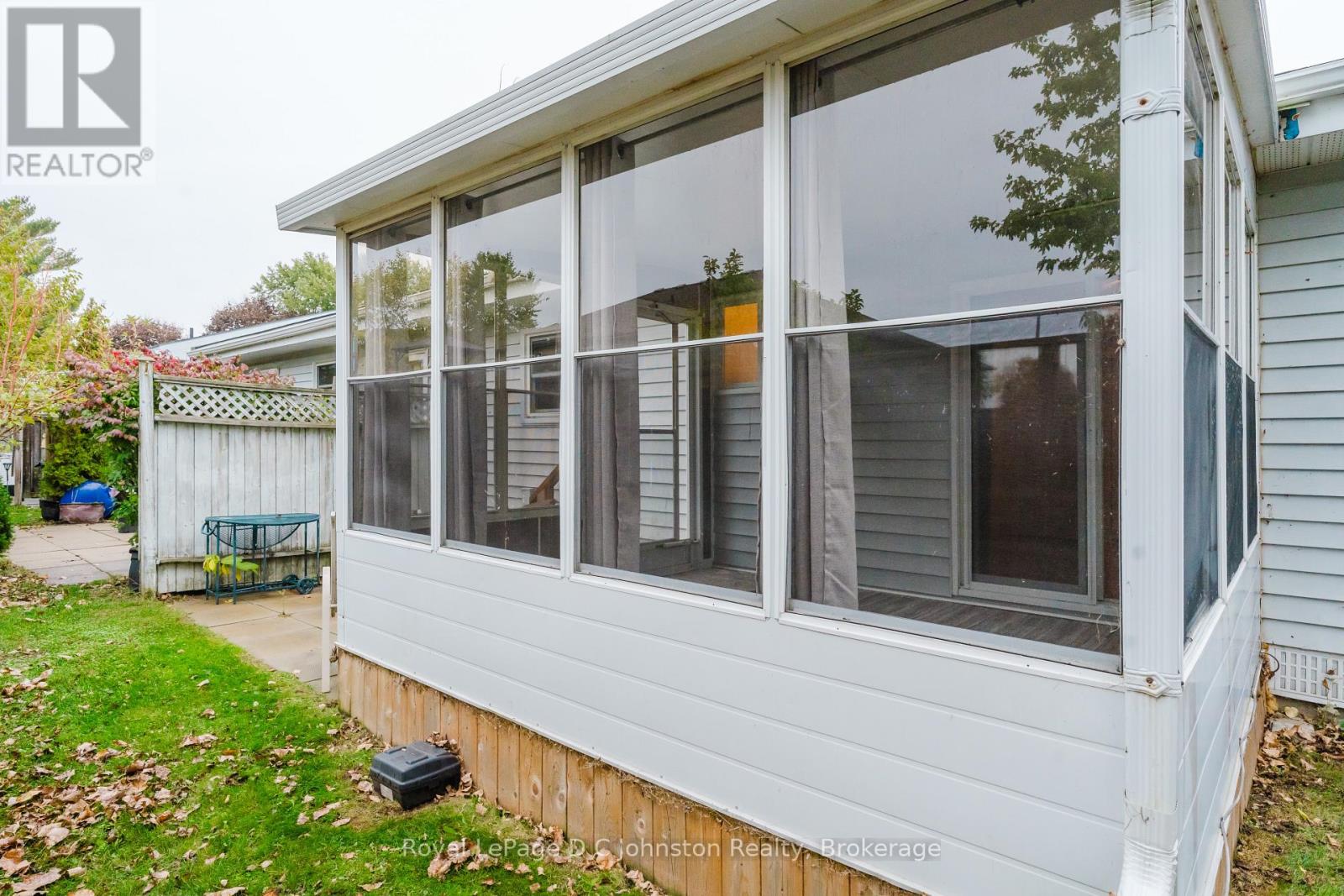 38 - 303 Waterloo Street, Saugeen Shores, Ontario  N0H 2C1 - Photo 26 - X12469650