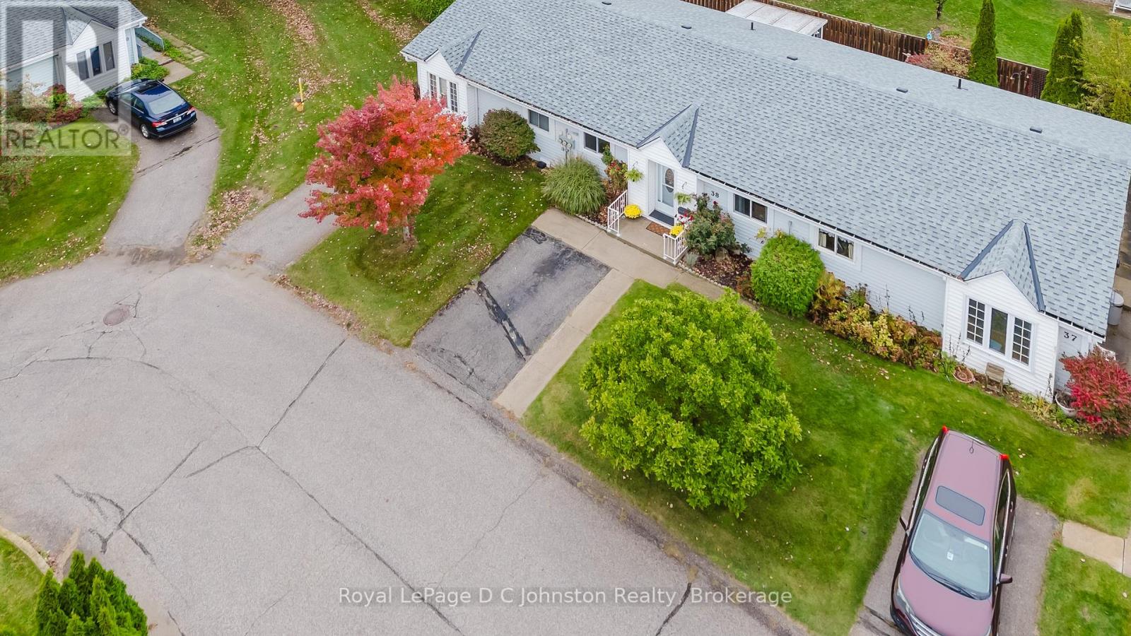 38 - 303 Waterloo Street, Saugeen Shores, Ontario  N0H 2C1 - Photo 31 - X12469650