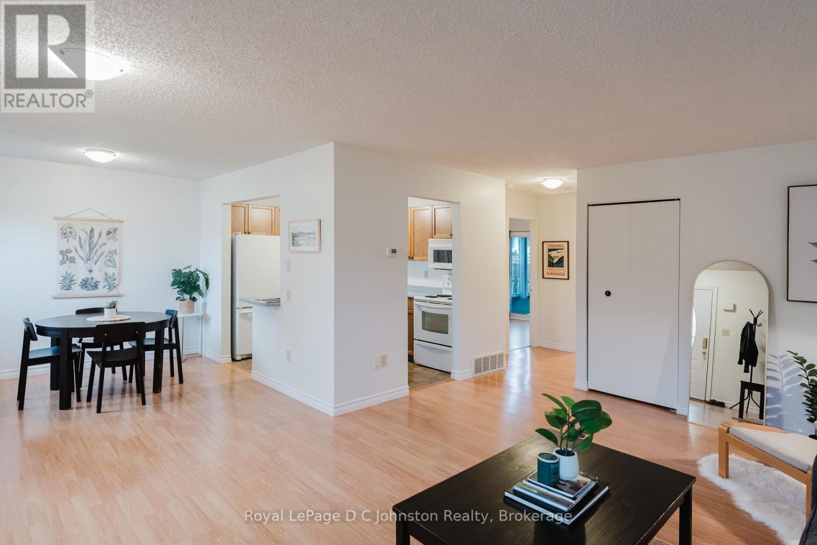 38 - 303 Waterloo Street, Saugeen Shores, Ontario  N0H 2C1 - Photo 8 - X12469650
